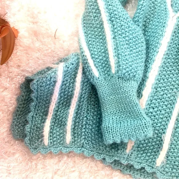 New Custom Design Hand knitted wool blend crochet sweater size XSmall teal white - Picture 7 of 8